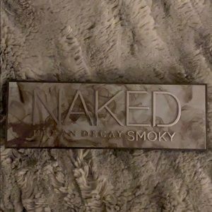 Naked eyeshadow palette Smokey eye